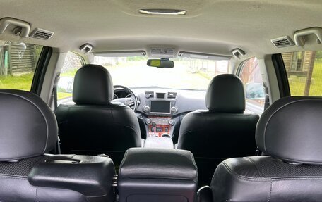 Toyota Highlander III, 2012 год, 2 450 000 рублей, 8 фотография