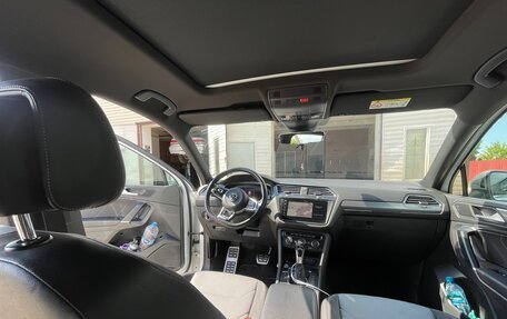 Volkswagen Tiguan II, 2019 год, 2 500 000 рублей, 2 фотография