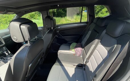 Volkswagen Tiguan II, 2019 год, 2 500 000 рублей, 4 фотография