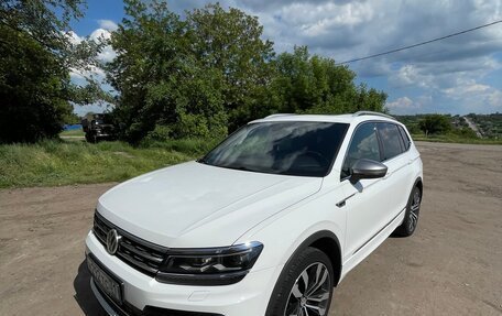 Volkswagen Tiguan II, 2019 год, 2 500 000 рублей, 14 фотография