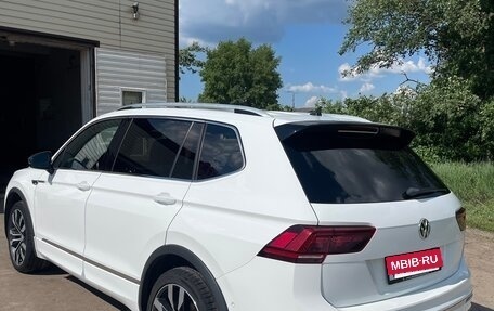 Volkswagen Tiguan II, 2019 год, 2 500 000 рублей, 10 фотография