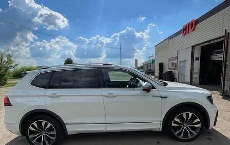 Volkswagen Tiguan II, 2019 год, 2 500 000 рублей, 18 фотография
