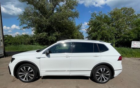 Volkswagen Tiguan II, 2019 год, 2 500 000 рублей, 22 фотография