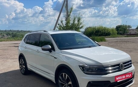 Volkswagen Tiguan II, 2019 год, 2 500 000 рублей, 16 фотография