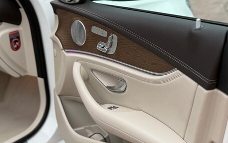 Mercedes-Benz E-Класс, 2017 год, 3 900 000 рублей, 19 фотография