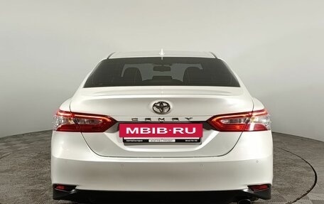 Toyota Camry, 2022 год, 3 030 000 рублей, 6 фотография