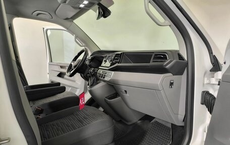 Volkswagen Caravelle T6 рестайлинг, 2020 год, 4 790 000 рублей, 10 фотография