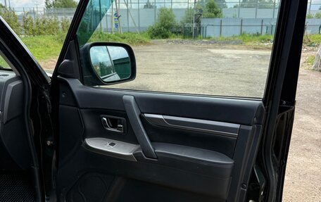 Mitsubishi Pajero IV, 2014 год, 2 300 000 рублей, 17 фотография