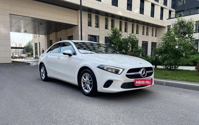 Mercedes-Benz A-Класс, 2019 год, 2 500 000 рублей, 1 фотография