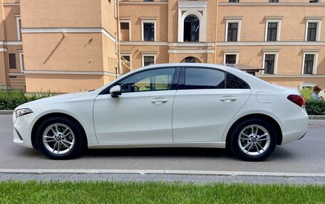 Mercedes-Benz A-Класс, 2019 год, 2 500 000 рублей, 3 фотография