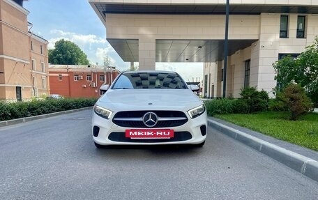 Mercedes-Benz A-Класс, 2019 год, 2 500 000 рублей, 8 фотография