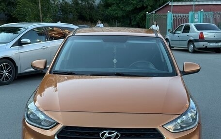 Hyundai Solaris II рестайлинг, 2017 год, 1 100 000 рублей, 3 фотография