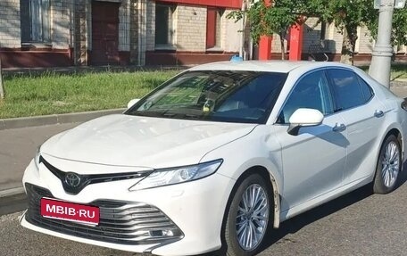 Toyota Camry, 2018 год, 3 000 000 рублей, 1 фотография