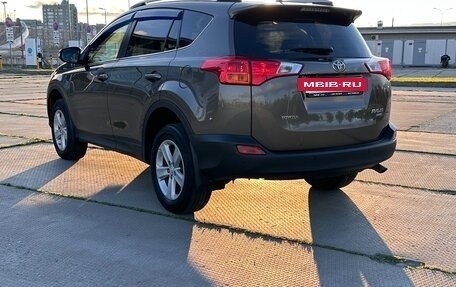 Toyota RAV4, 2013 год, 1 890 000 рублей, 2 фотография