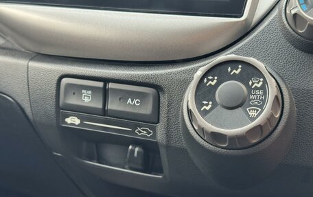 Honda Fit III, 2010 год, 799 000 рублей, 12 фотография