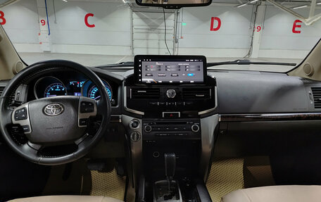 Toyota Land Cruiser 200, 2008 год, 2 180 000 рублей, 18 фотография
