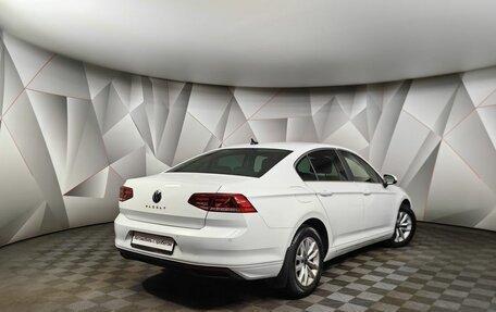 Volkswagen Passat B8 рестайлинг, 2021 год, 2 630 000 рублей, 2 фотография