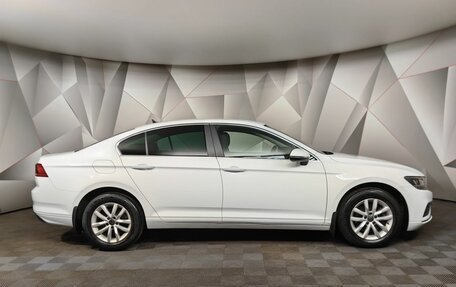 Volkswagen Passat B8 рестайлинг, 2021 год, 2 630 000 рублей, 6 фотография