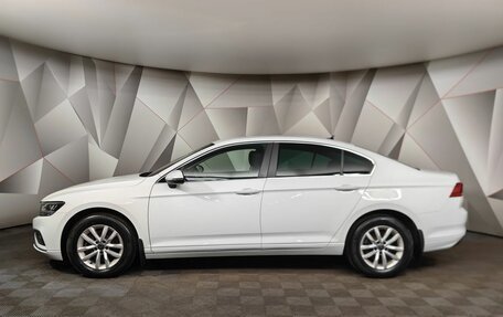 Volkswagen Passat B8 рестайлинг, 2021 год, 2 630 000 рублей, 5 фотография