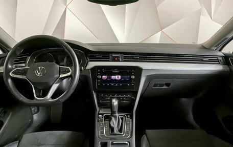 Volkswagen Passat B8 рестайлинг, 2021 год, 2 630 000 рублей, 13 фотография