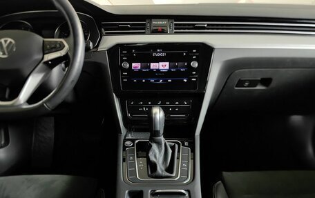 Volkswagen Passat B8 рестайлинг, 2021 год, 2 630 000 рублей, 14 фотография