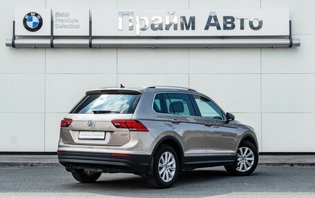 Volkswagen Tiguan II, 2017 год, 2 340 000 рублей, 2 фотография