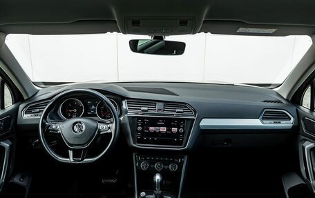 Volkswagen Tiguan II, 2017 год, 2 340 000 рублей, 11 фотография