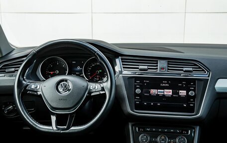 Volkswagen Tiguan II, 2017 год, 2 340 000 рублей, 15 фотография