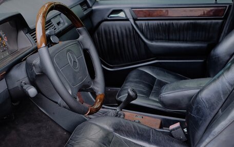 Mercedes-Benz E-Класс, 1993 год, 600 000 рублей, 10 фотография