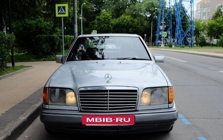 Mercedes-Benz E-Класс, 1993 год, 600 000 рублей, 7 фотография