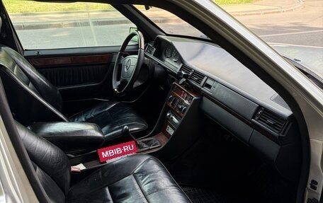 Mercedes-Benz E-Класс, 1993 год, 600 000 рублей, 11 фотография