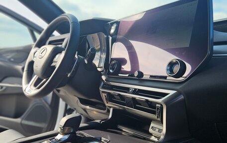 Lexus RX IV рестайлинг, 2023 год, 12 300 000 рублей, 27 фотография