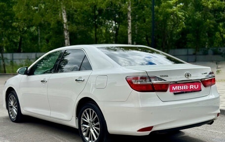 Toyota Camry, 2016 год, 1 990 000 рублей, 6 фотография