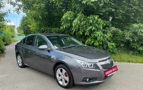 Chevrolet Cruze II, 2010 год, 380 000 рублей, 3 фотография