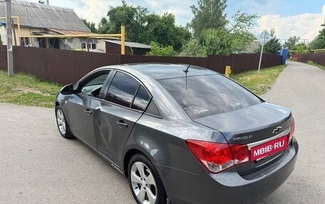 Chevrolet Cruze II, 2010 год, 380 000 рублей, 8 фотография