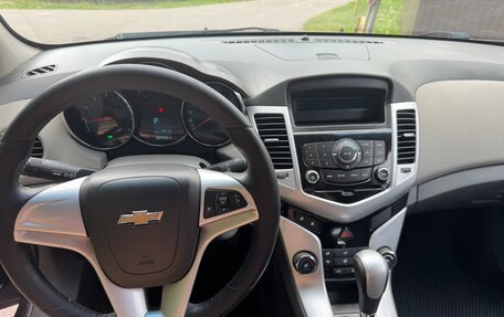Chevrolet Cruze II, 2010 год, 380 000 рублей, 12 фотография