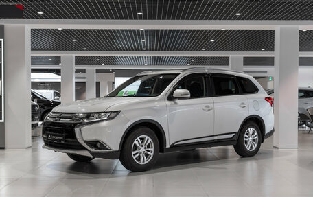 Mitsubishi Outlander III рестайлинг 3, 2018 год, 1 675 000 рублей, 1 фотография