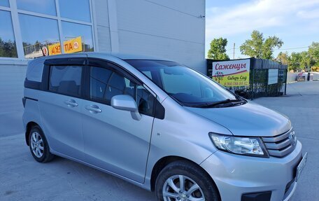 Honda Freed I, 2013 год, 925 000 рублей, 4 фотография