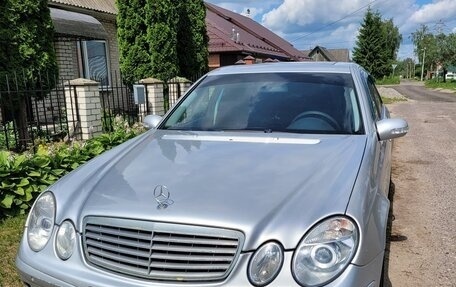 Mercedes-Benz E-Класс, 2004 год, 800 000 рублей, 2 фотография