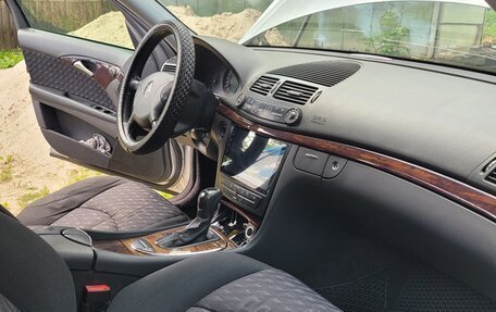 Mercedes-Benz E-Класс, 2004 год, 800 000 рублей, 22 фотография
