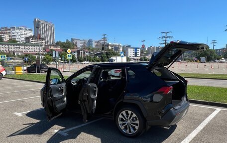 Toyota RAV4, 2021 год, 3 350 000 рублей, 10 фотография
