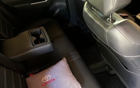 Toyota RAV4, 2021 год, 3 350 000 рублей, 5 фотография