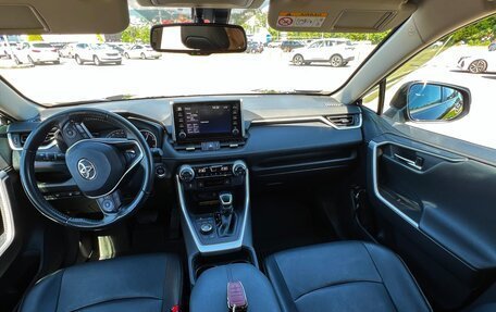 Toyota RAV4, 2021 год, 3 350 000 рублей, 7 фотография