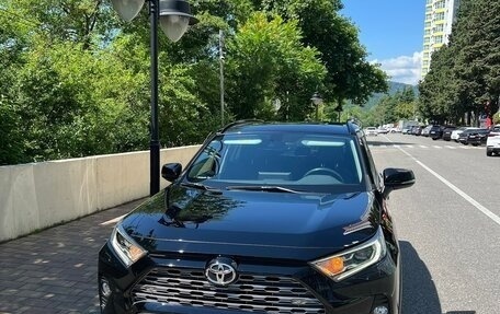 Toyota RAV4, 2021 год, 3 350 000 рублей, 21 фотография