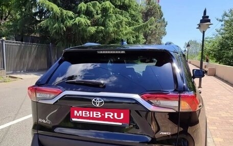 Toyota RAV4, 2021 год, 3 350 000 рублей, 24 фотография