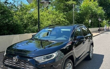 Toyota RAV4, 2021 год, 3 350 000 рублей, 20 фотография