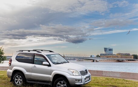 Toyota Land Cruiser Prado 120 рестайлинг, 2006 год, 2 650 000 рублей, 1 фотография