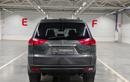 Mitsubishi Pajero Sport II рестайлинг, 2013 год, 1 900 000 рублей, 10 фотография