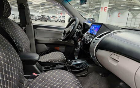 Mitsubishi Pajero Sport II рестайлинг, 2013 год, 1 900 000 рублей, 15 фотография