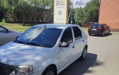 Renault Logan I, 2015 год, 500 000 рублей, 2 фотография